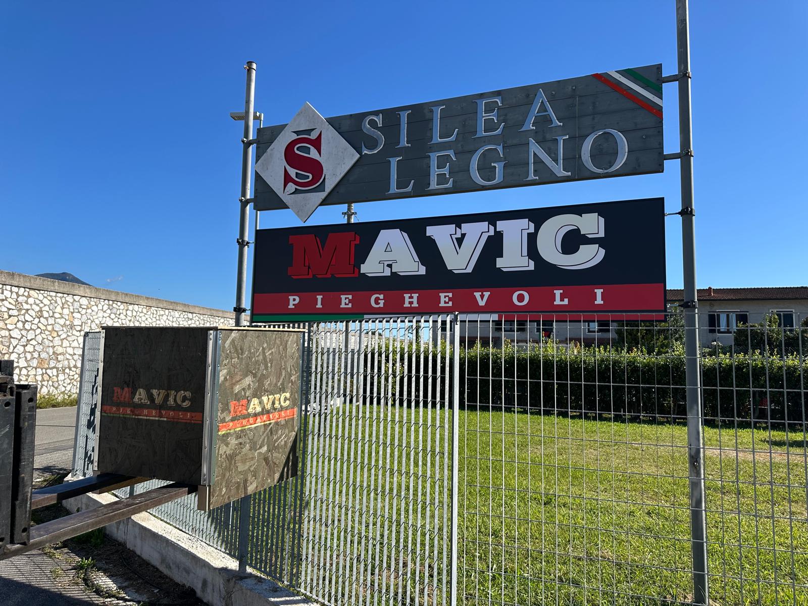 Cassa pieghevole Mavic in legno con logo aziendale